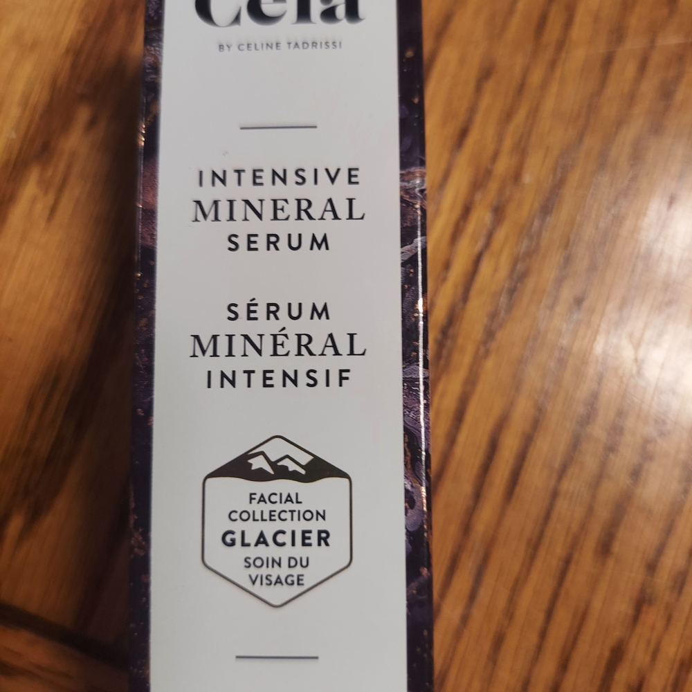 Cela Intensive Mineral Serum - White and Black